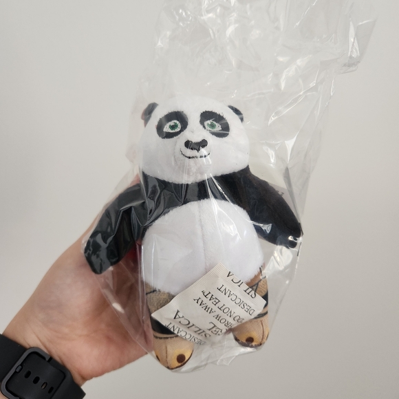 NWT Kung Fu Panda 4 Shoulder Plush - Picture 1 of 6